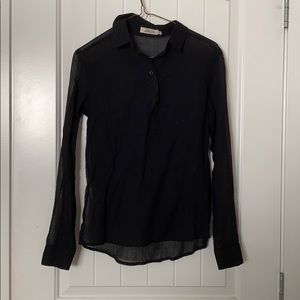 Black long sleeve shirt from Aritzia!